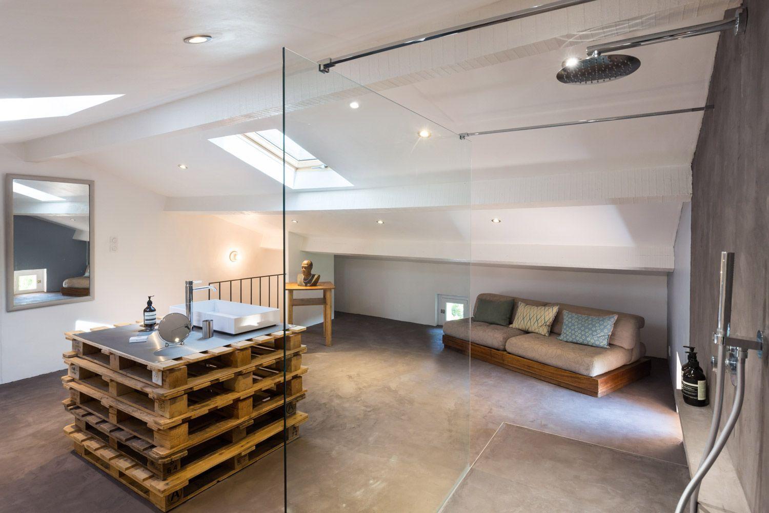 La chambre Australienne 31m2 + its private bathroom 30m2.